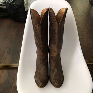 Knee high Shyanne Cow Girl Boots!